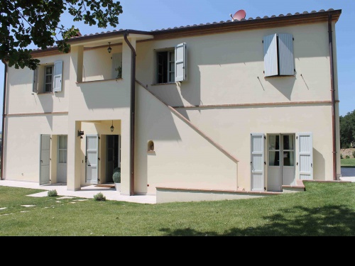 Nuova offerta - SHCA0113 - Casale ristrutturato a 6 km dal mare di Portonovo a Jesi (Ancona)