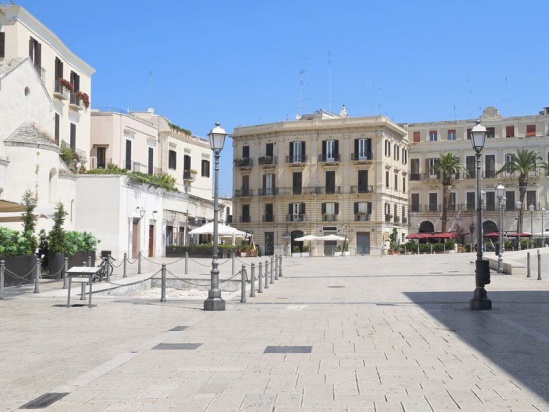 Piazza del Ferrarese - Bari Vecchia...