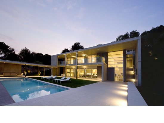 Villa moderna con piscina...