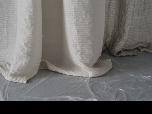 Agena: Tessuto DELPHOS d'ispirazione classica in misto lino.
