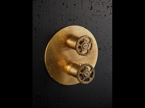 Urban style per il miscelatore termostatico con Industrial by OMBG