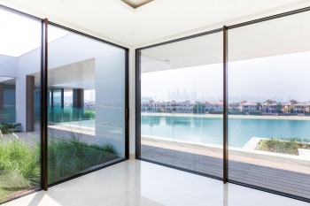 Vetrate panoramiche a Pescara: design minimal e grandi aperture