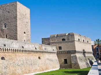 Tour delle fortificazioni di Bari / Le difese della città